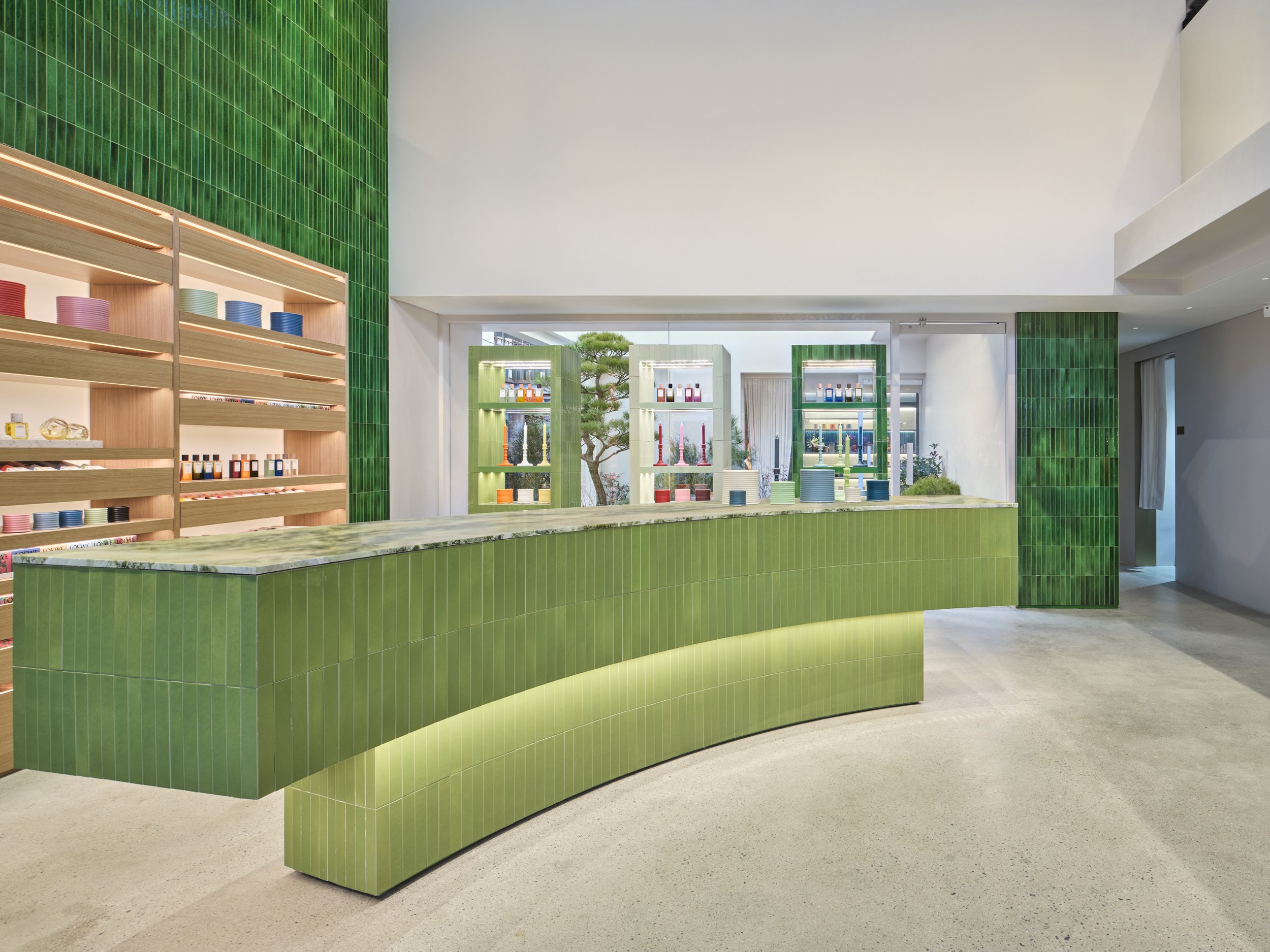 성수에 문 연 ‘로에베퍼퓸’… 글로벌 첫 플래그십 1001-Image